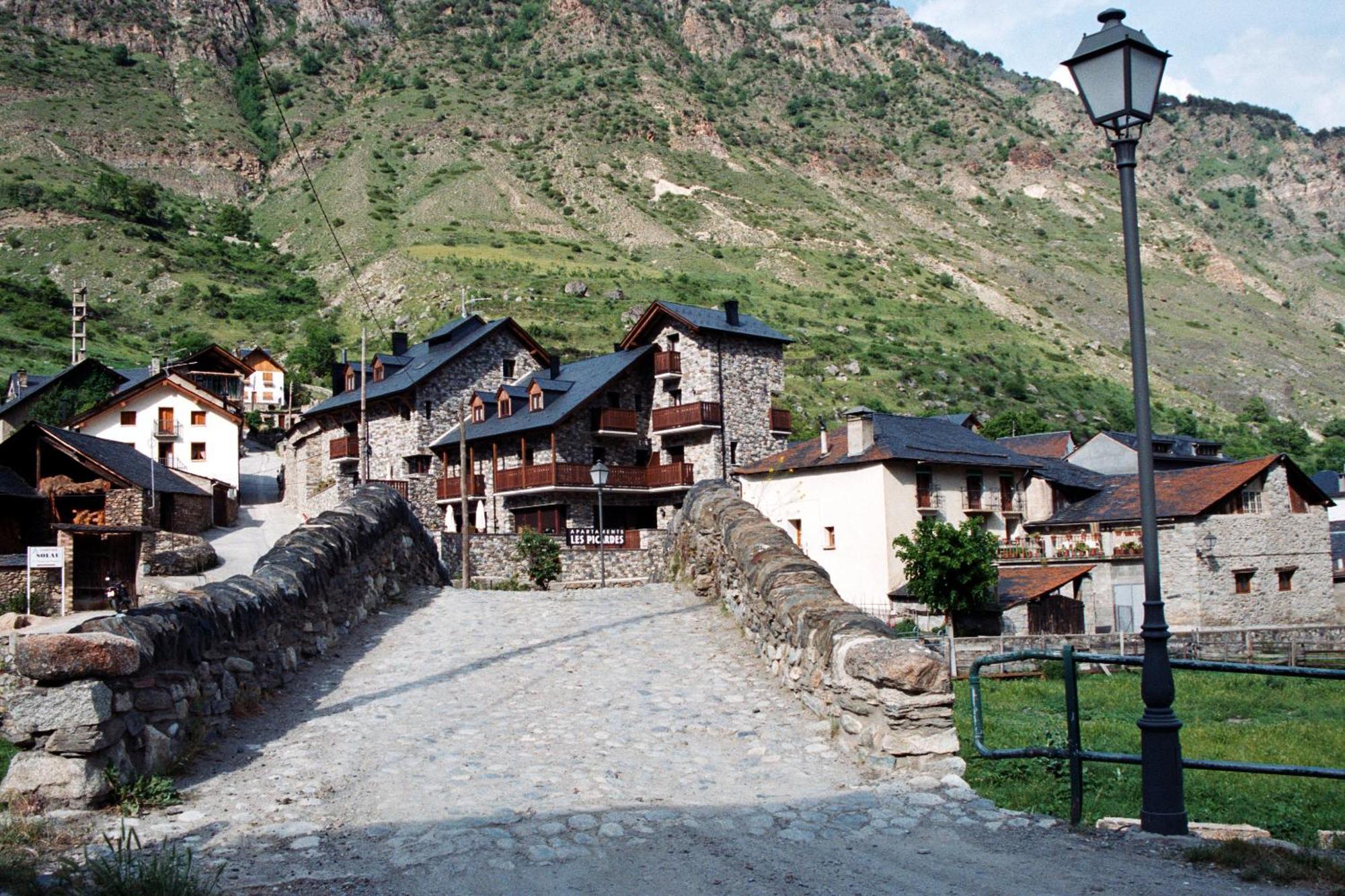 Apartamentos Les Picardes 에스포트 외부 사진