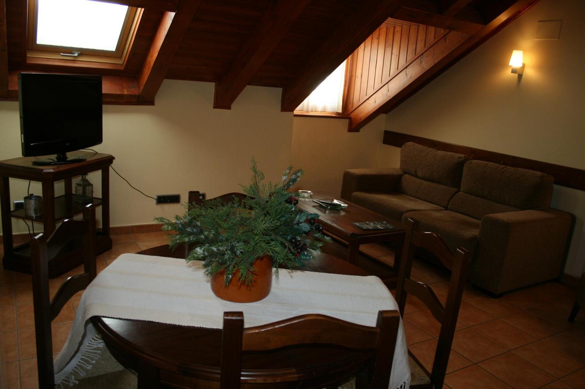 Apartamentos Les Picardes 에스포트 객실 사진