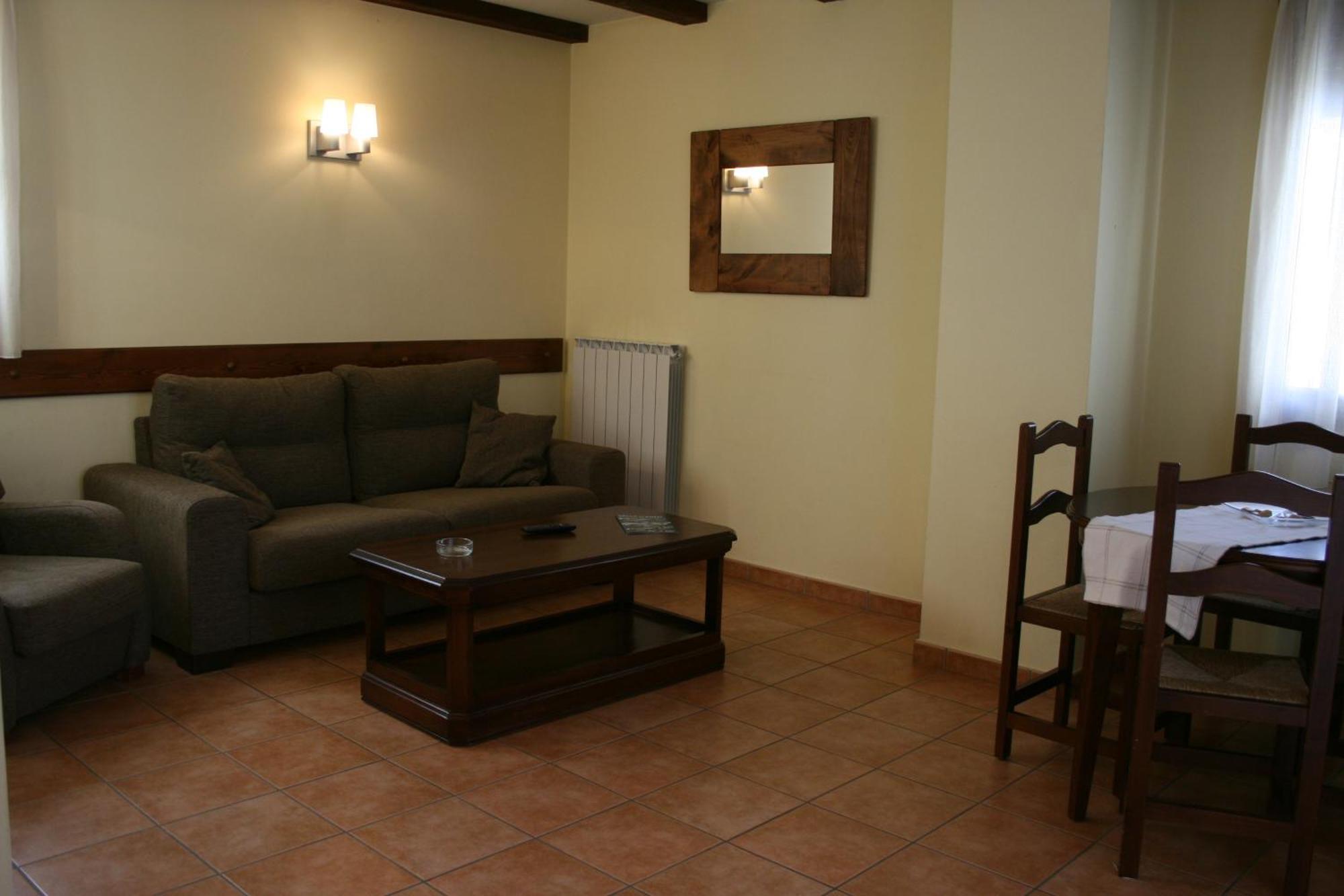 Apartamentos Les Picardes 에스포트 객실 사진